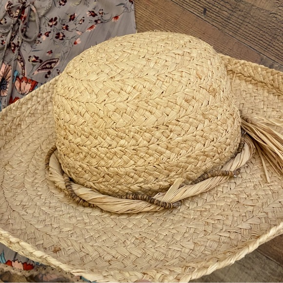 SCALA Straw Hat with Raffia + Puka Shell Hat Band - Picture 2 of 9